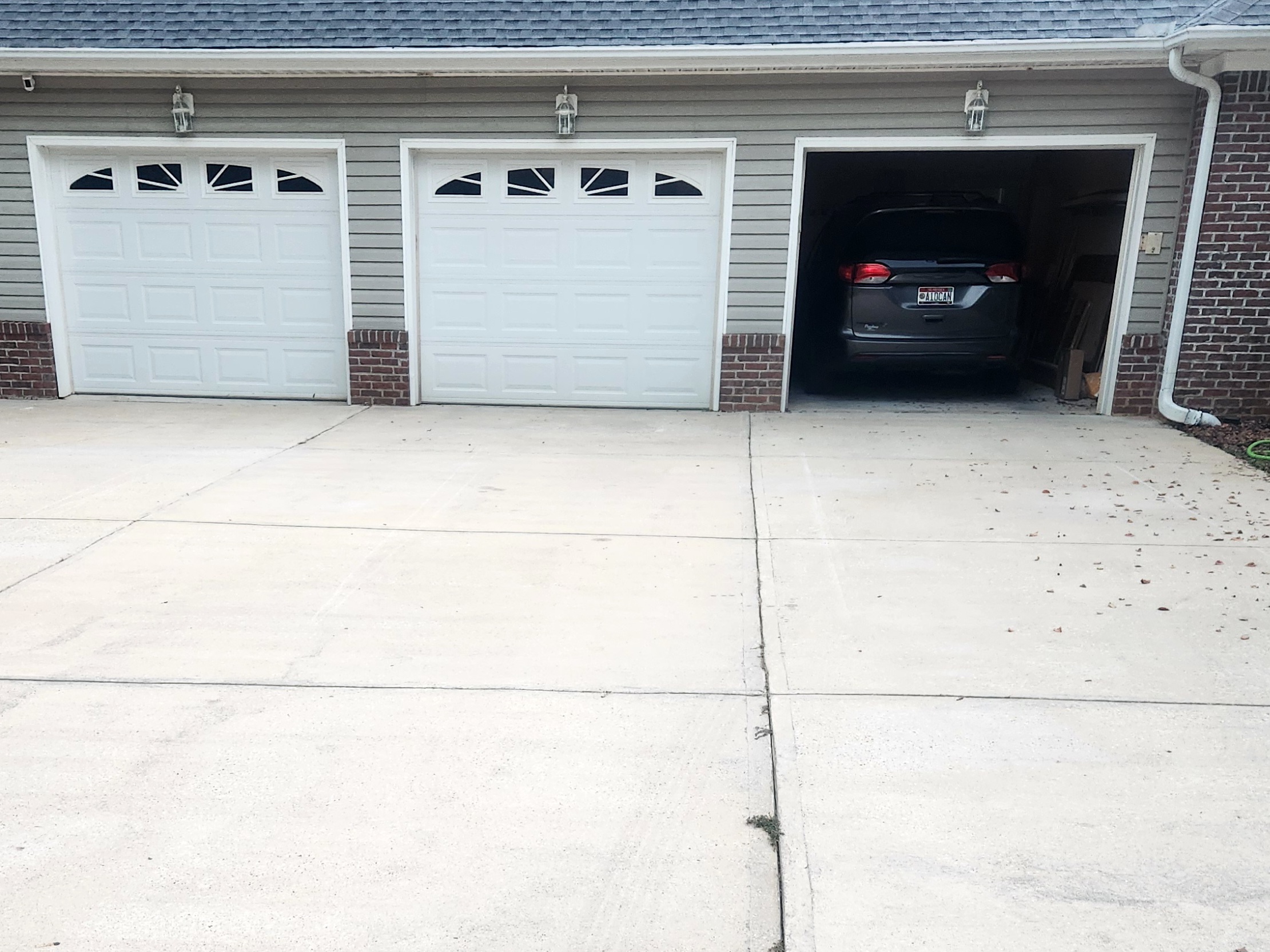 Top Quality Rust Removal With Driveway Cleaning in Dothan, AL.