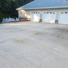 Top-Quality-Rust-Removal-With-Driveway-Cleaning-in-Dothan-AL 2